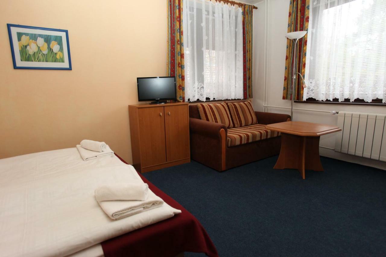 Penzion Demi Stara Lesna Bagian luar foto