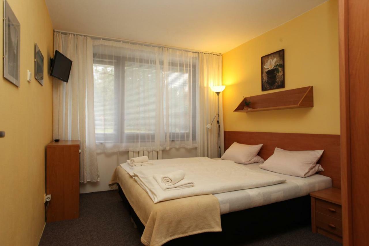Penzion Demi Stara Lesna Bagian luar foto