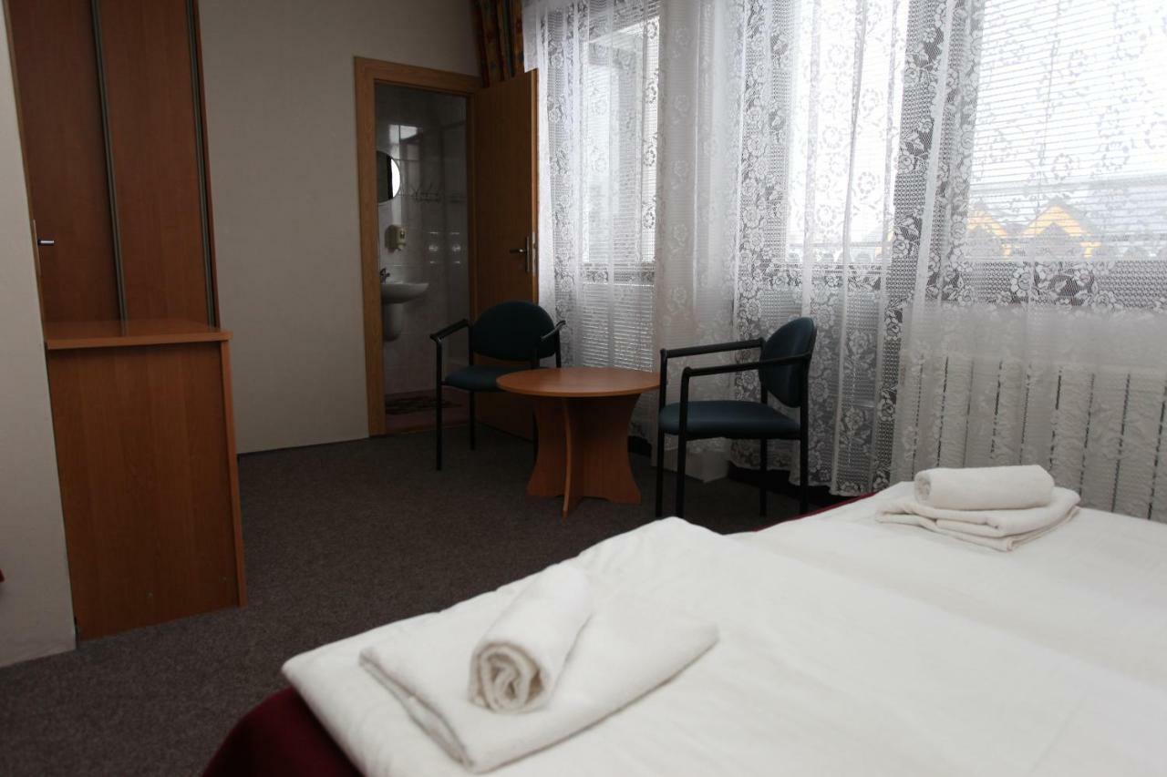 Penzion Demi Stara Lesna Bagian luar foto